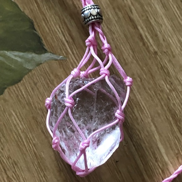 Raw crystal quartz necklace handmade macrame pouch crystal clear stone chunky - Picture 2 of 6